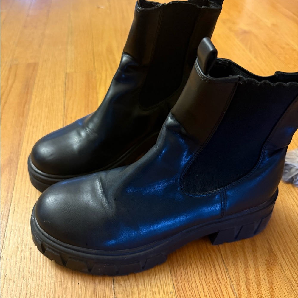 Forever 21 Black Chunky Ankle Boots